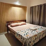 Bamboo Stays Posh 2Bhk With Sky Garden