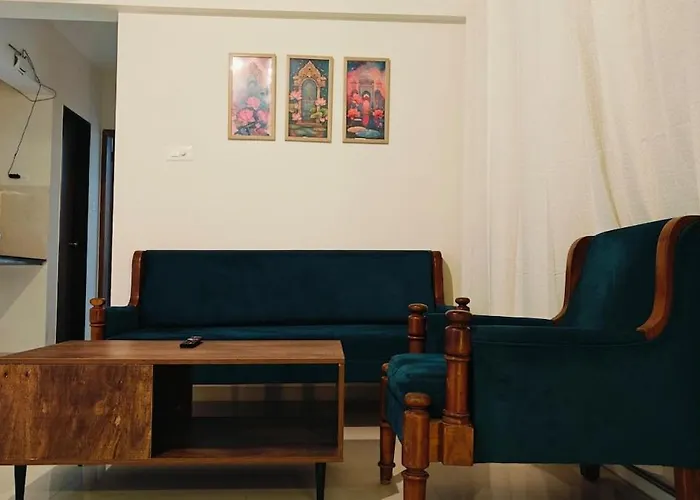 Bamboo Stays Posh 2Bhk With Sky Garden