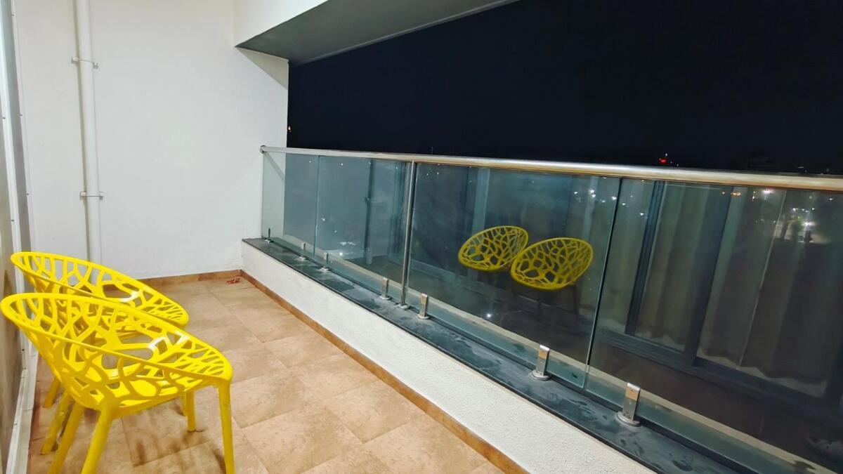 Bamboo Posh 2bhk With Sky Garden Apartment *