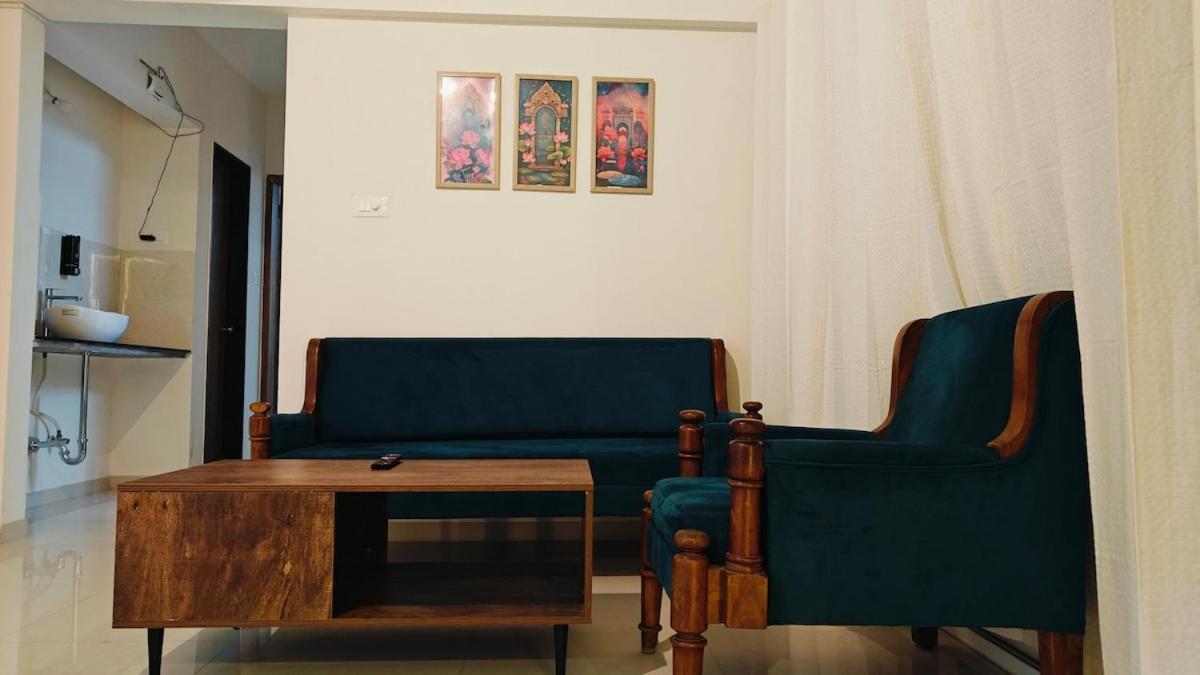 Bamboo Posh 2bhk With Sky Garden Pune