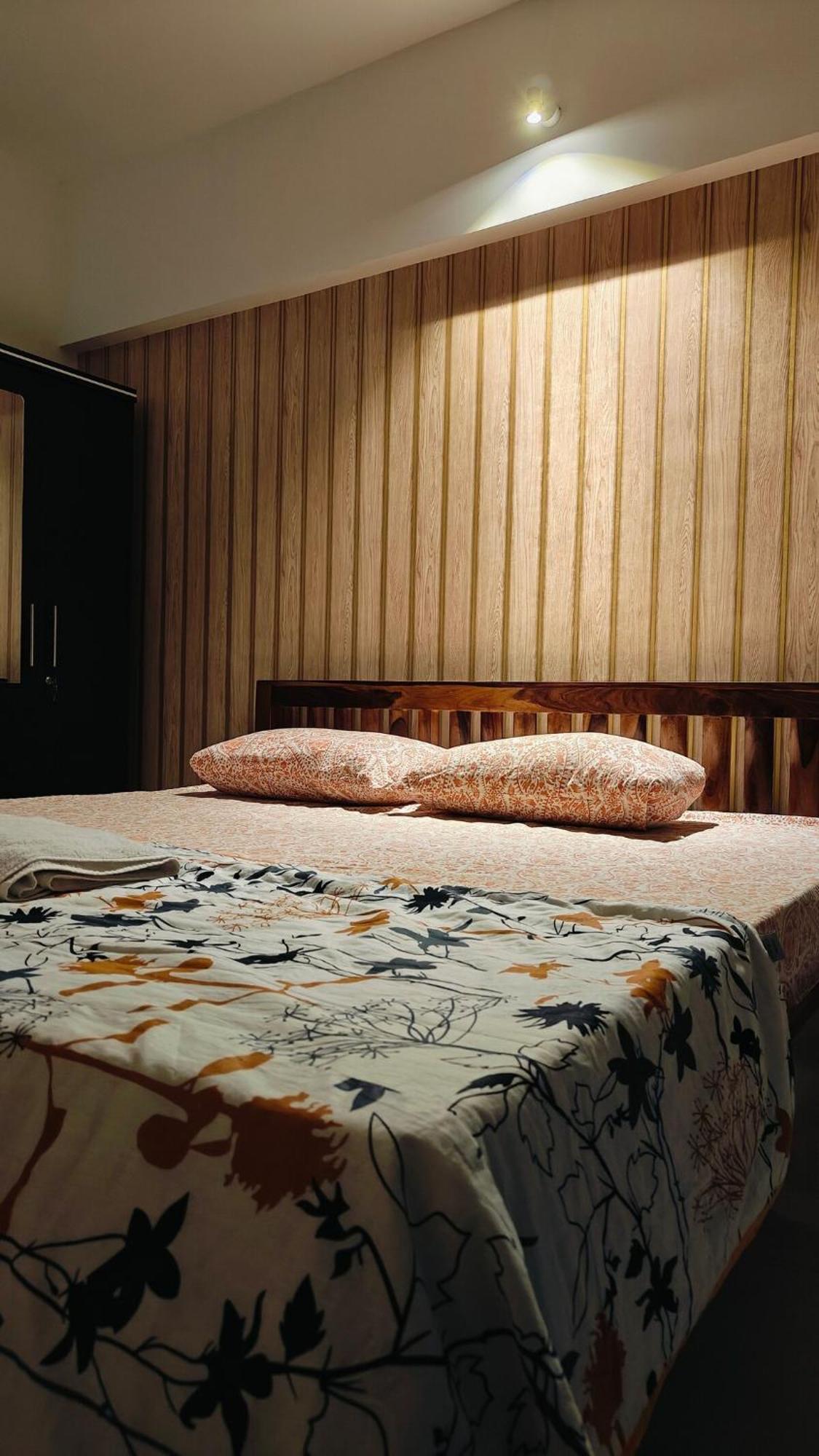 Bamboo Posh 2bhk With Sky Garden *